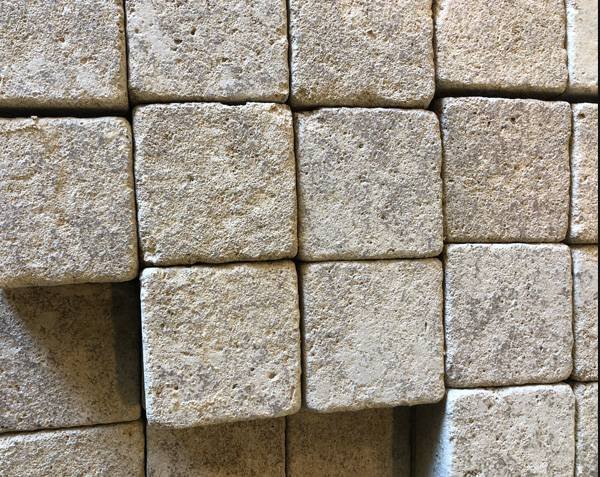 Chatillonnais stone cobblestones - Blended Semond Chatillonnais stone cobblestones - Blended Semond