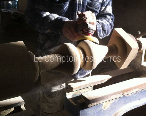 Guardrail - Balustrade in natural Burgundy stone