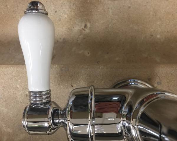 Folding sink faucet with pull-out spray - Chrome Finish