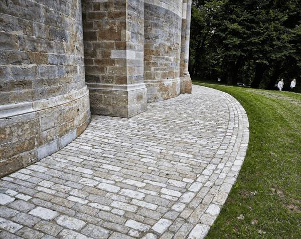 Stable cobblestones Stable cobblestones