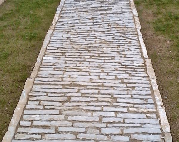 Thick driveable paving - Natural stone Thick driveable paving - Natural stone