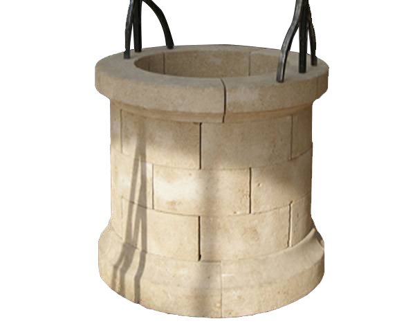 Voici la traduction littérale en anglais :
Solid Well in Natural Burgundy Stone with Wrought Iron Voici la traduction littérale en anglais :
Solid Well in Natural Burgundy Stone with Wrought Iron