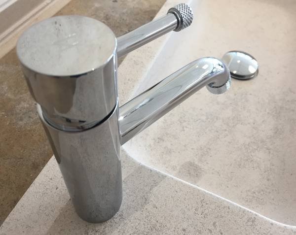 Low faucet - Kitchen Low faucet - Kitchen