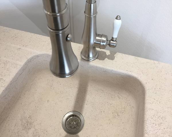 Pull-out faucet