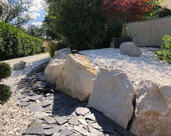 Rip rap in natural limestone Rip rap in natural limestone