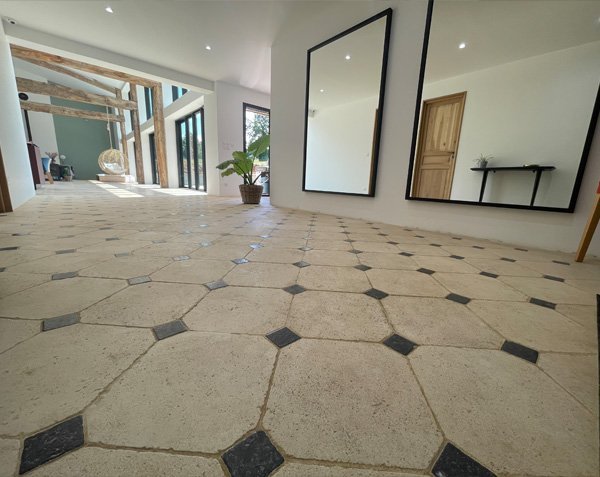 Cabochon Tiling – Semond Light with veins Antique finish Cabochon Tiling – Semond Light with veins Antique finish