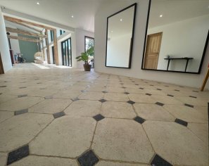 Cabochon Tiling – Semond Light with veins Antique finish