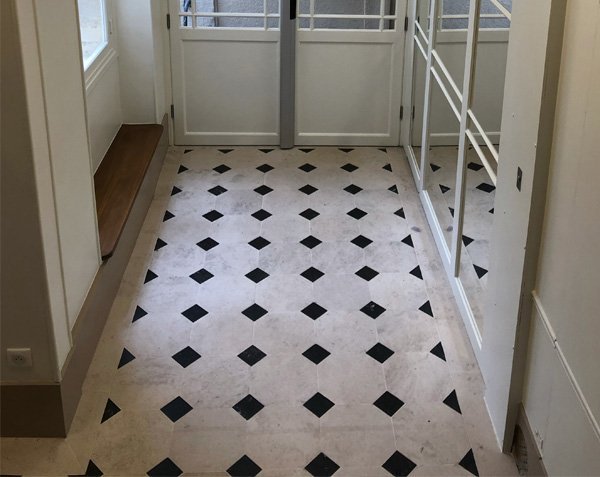 Cabochon Tiling - Charmot Stone with a honed finish