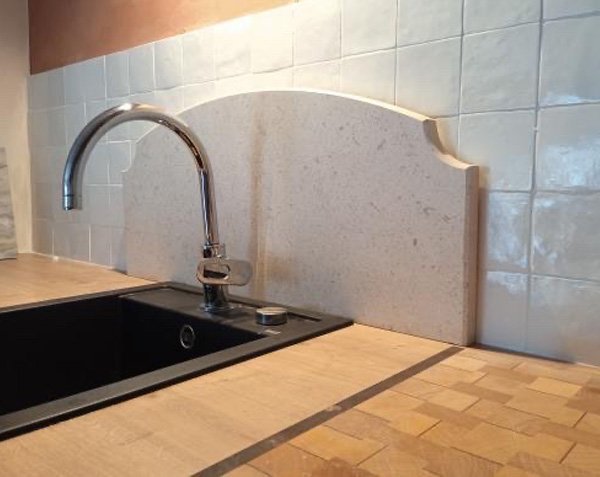 Hood panel for white beige limestone sink - Charmot Light Honed