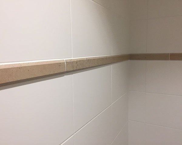 Horizontal bathroom border