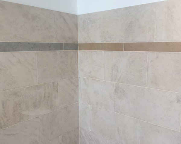 Border in stone for bathroom - Bleu de Lignières and Golden Charmot Honed Border in stone for bathroom - Bleu de Lignières and Golden Charmot Honed