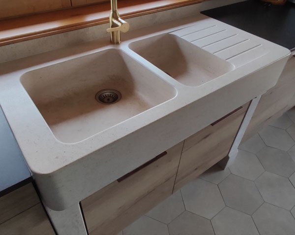 Old Draining Area - Burgundy Limestone - Charmot Light Honed