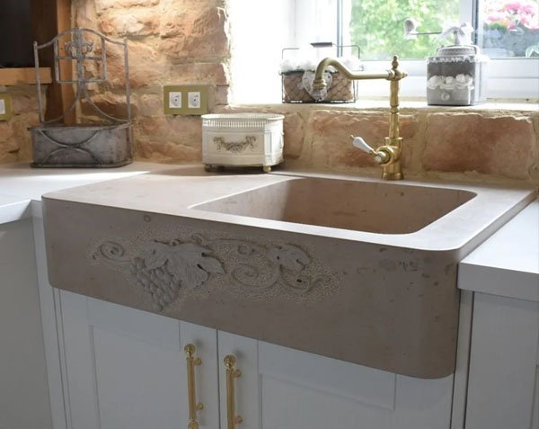 Sink with draining area - Comblanchien Light Honed - Customized engraving