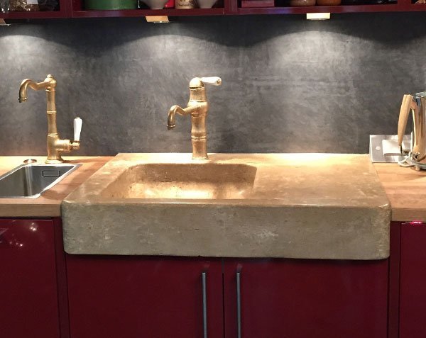 Lauris Sink with 1 Bowl in Burgundy Limestone, Antiquaire Finish. Bastide Faucet with Aged Brass Finish