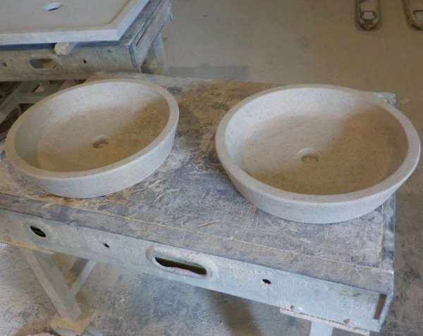 Vessel sink in natural limestone - Charmot Light Honed