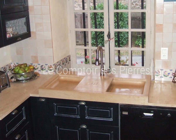 Kitchen countertop - Charmot Golden Honed Limestone Kitchen countertop - Charmot Golden Honed Limestone