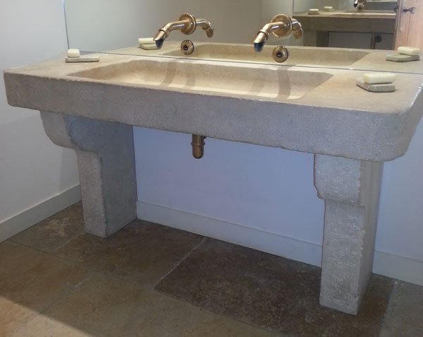 Basin with jambs in limestone - Lanvignes Golden-Yellow Aged