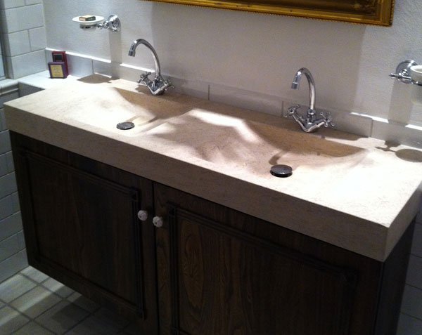 Double sink in Burgundy limestone - Charmot Light Honed