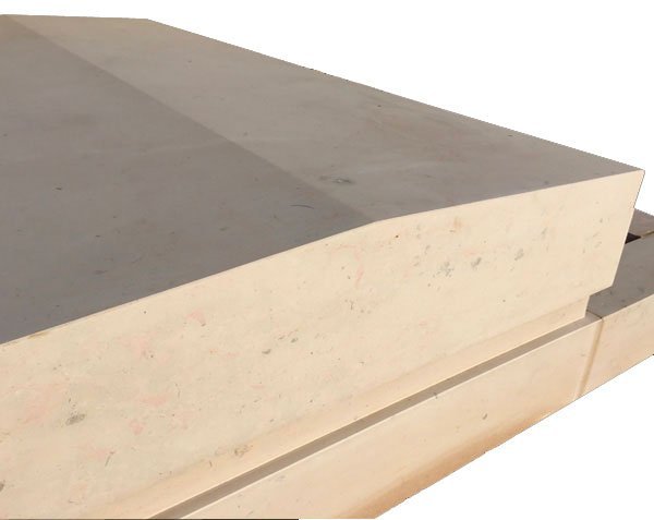 Sloped funeral monument - Softened Light Comblanchien Sloped funeral monument - Softened Light Comblanchien