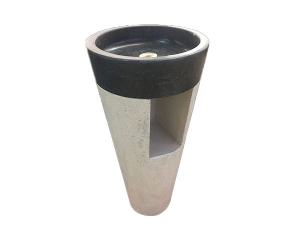 Totem sink with notch for drainage Totem sink with notch for drainage