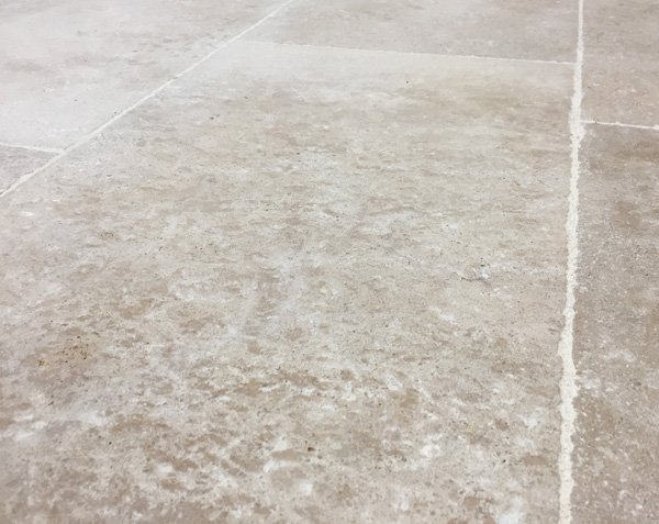 Burgundy limestone Ampilly