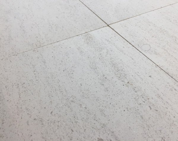 Buffon Burgundy Limestone - Strata 13 Contrepasse - Honed Finish Buffon Burgundy Limestone - Strata 13 Contrepasse - Honed Finish