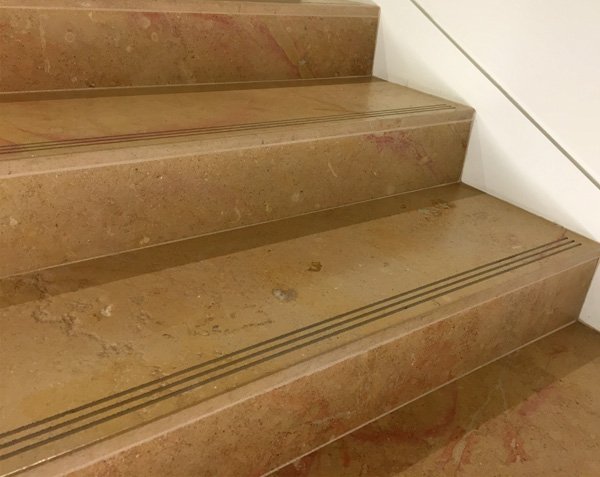 Staircase Corton limestone
