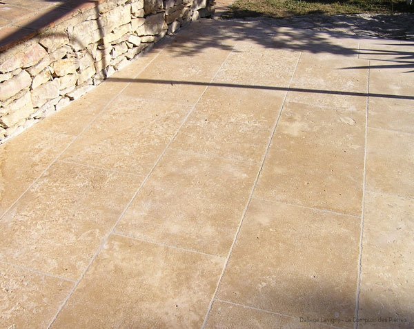 Pierre de Bourgogne Lanvignes Doré Jaune Brossé - Terrasse en pierre beige doré