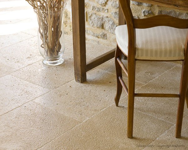 Burgundy Limestone Flooring Lanvignes Vieux Beaune Finish - Random Lengths x 40 cm Width