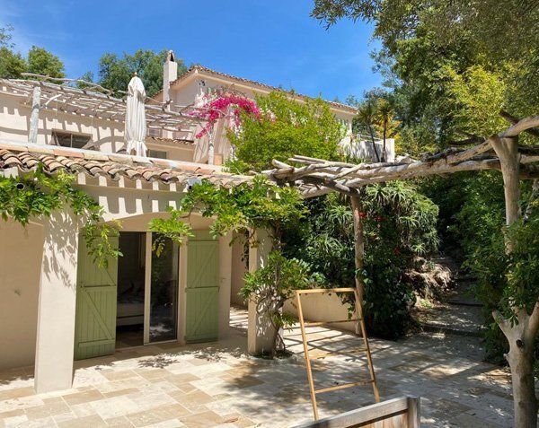 Terrasse en pierre de Bourgogne - Var