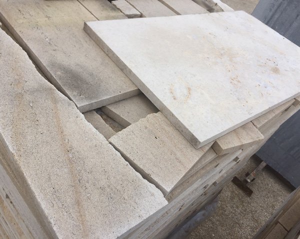 Opus incertum in natural limestone for flooring