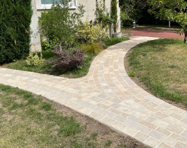 Laying Stone Cobblestones