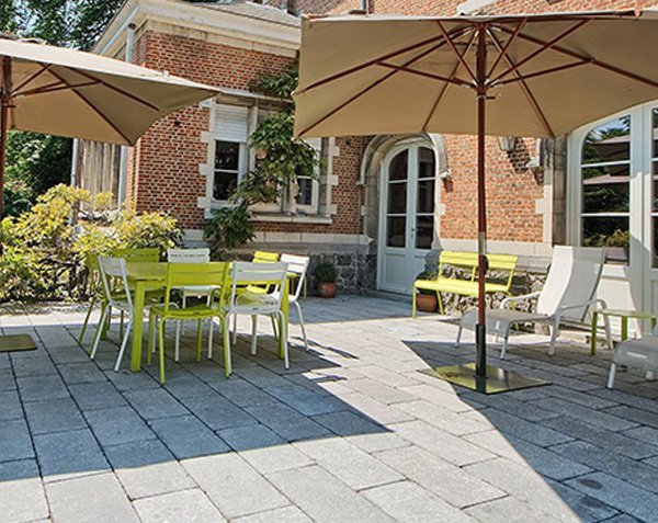 Terrasse extérieur en Pierre Bleue Belge - Finition Antique - 60 x 30 cm Terrasse extérieur en Pierre Bleue Belge - Finition Antique - 60 x 30 cm