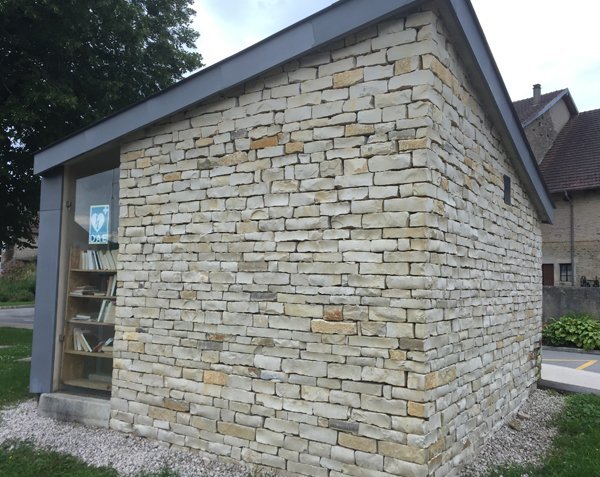 Facing stone slab Facing stone slab