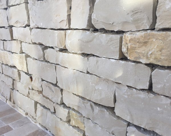 Stone strip for low wall