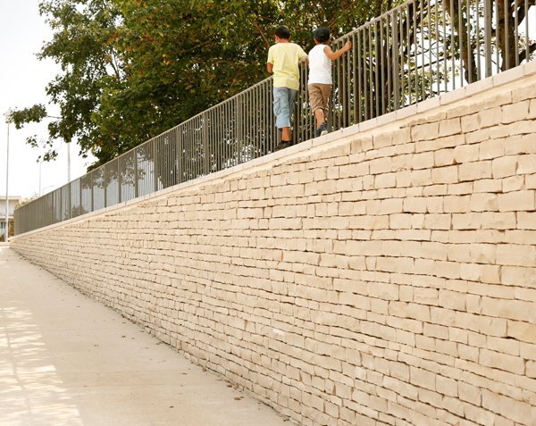Split strip for natural Burgundy stone wall Split strip for natural Burgundy stone wall