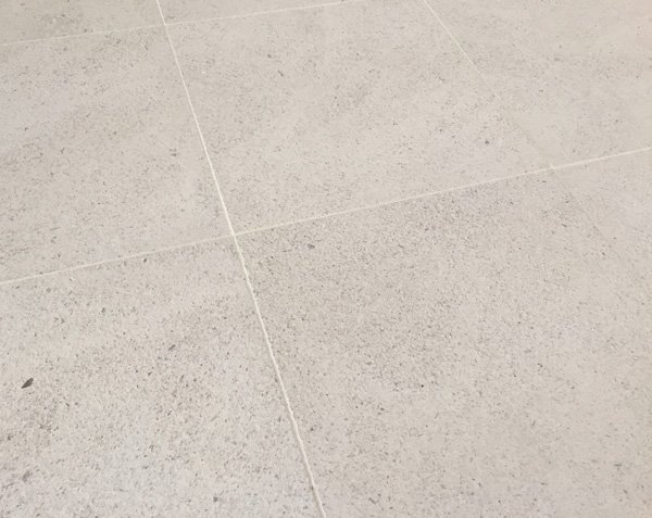 Semond Light with veins - 40 cm x 40 cm - Honed finish Semond Light with veins - 40 cm x 40 cm - Honed finish