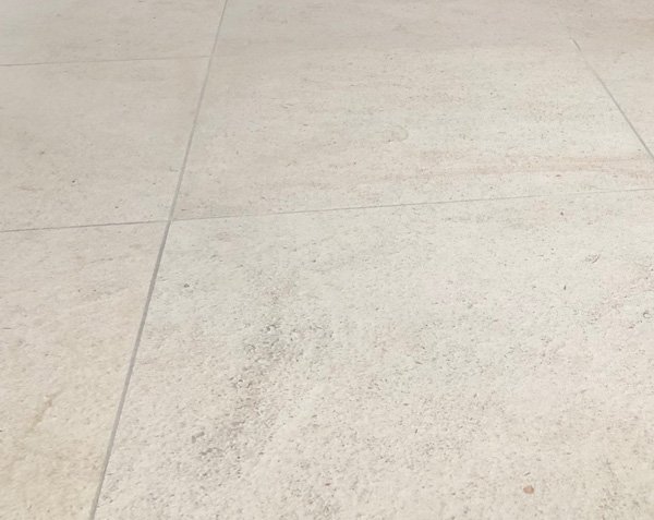 Dallage en pierre de Bourgogne - Semond Clair Veiné - 40 cm x 40 cm - Finition Adouci Dallage en pierre de Bourgogne - Semond Clair Veiné - 40 cm x 40 cm - Finition Adouci