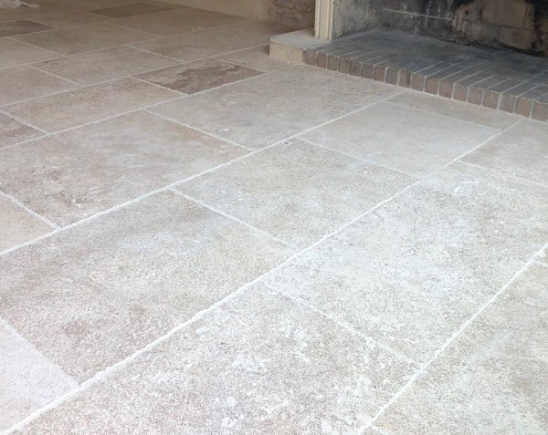 Pierre de Bourgogne - Semond Nuancé - Bandes de 40/50/60 cm Finition Monastère - Dalles en pierre Pierre de Bourgogne - Semond Nuancé - Bandes de 40/50/60 cm Finition Monastère - Dalles en pierre