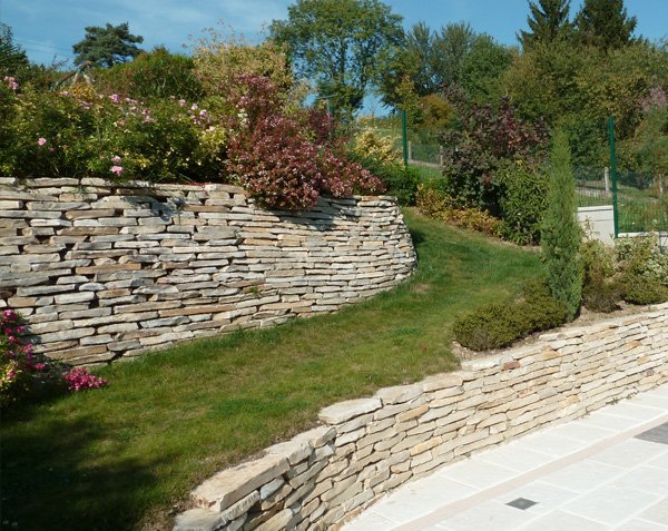 Stone for walling and rubble - Natural limestone Stone for walling and rubble - Natural limestone