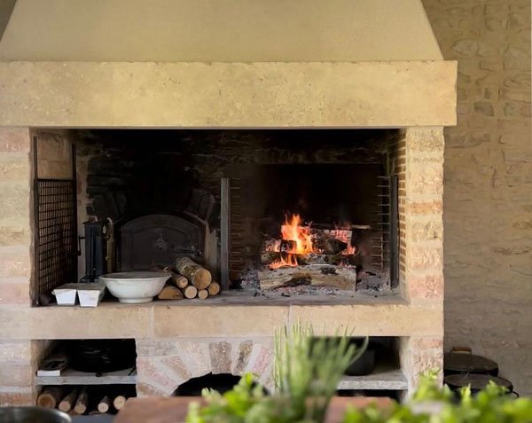 Barbecue - Fireplace cladding in stone Barbecue - Fireplace cladding in stone