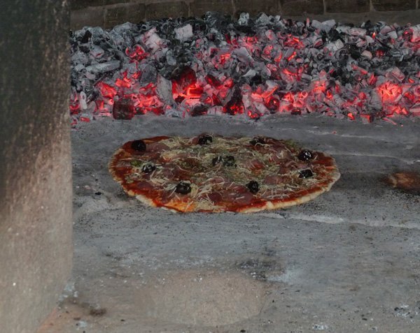 Four à pizza en pierre naturelle Four à pizza en pierre naturelle