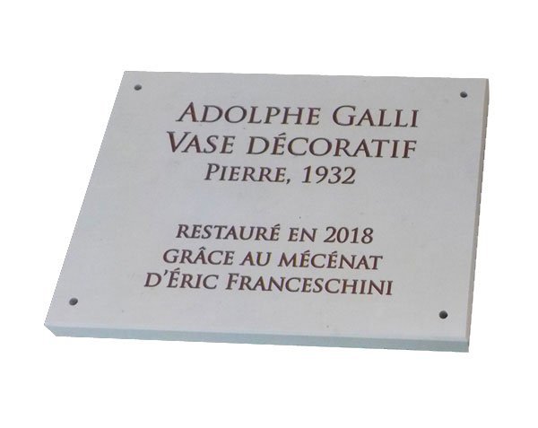 Gravure en pierre. Restauration - Mécénat. Domaine de Saint-Cloud Gravure en pierre. Restauration - Mécénat. Domaine de Saint-Cloud