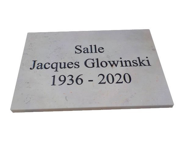 Plaque commémorative en pierre