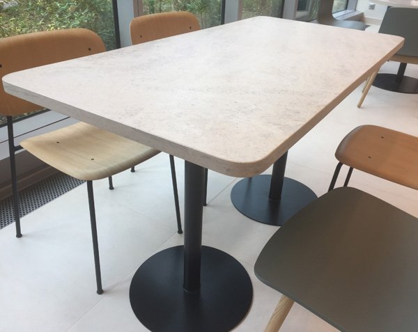 Table rectangulaire. Charmot Clair Adouci. Table rectangulaire. Charmot Clair Adouci.