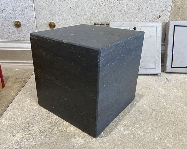 Socle pour statue en pierre Bleue Belge