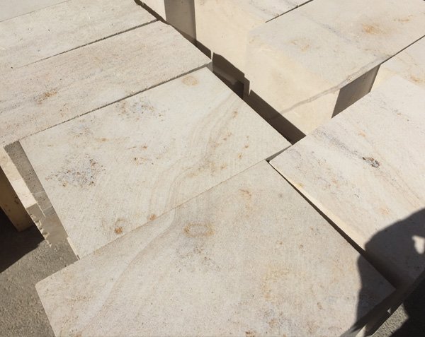 Stone block for wall