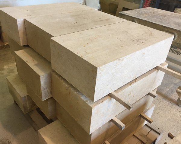 Sawn 6 faces in Burgundy limestone