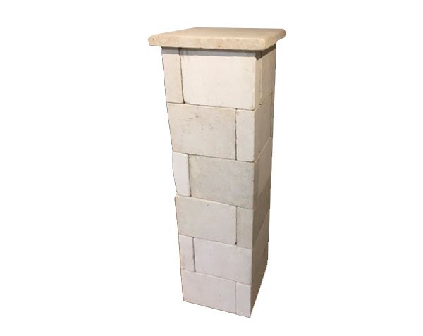 Pillar cladding in stone