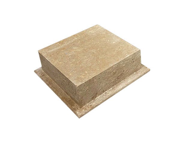 Stone pillar with collar